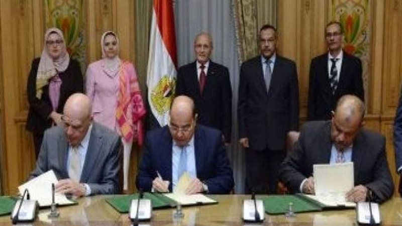 الإنتاج الحربي يوقع