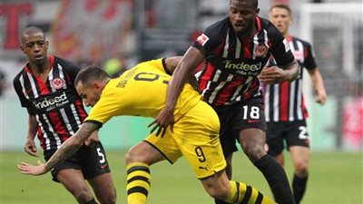 بوروسيا دورتموند يتعادل مع آينتراخت فرانكفورت 2ـ2 في الدوري الألماني