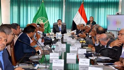 محافظ القليوبية يبحث تنفيذ خط غاز طبيعي خط غاز 