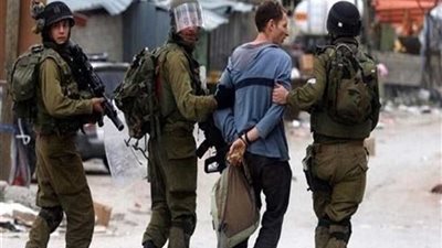 الاحتلال الإسرائيلي يعتقل 15 فلسطينيا من الضفة الغربية