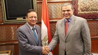 القوى العاملة تناقش تأهيل القيادات الصحفية بالوظائف الإدارية المختلفة