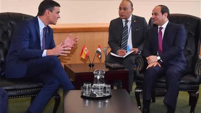 الرئيس السيسي يلتقي رئيس وزراء إسبانيا