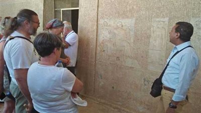 وفد سياحي جديد من ألمانيا يزور المناطق الأثرية بالمنيا