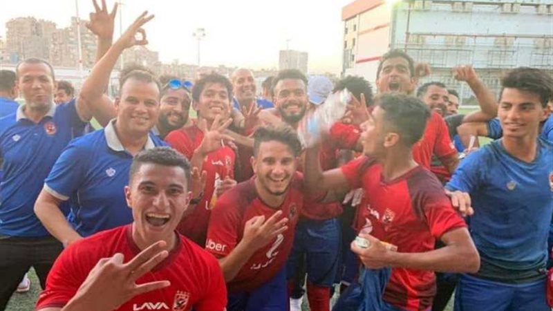 شباب الأهلي يضرب