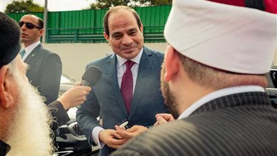 عاجل.. بالفيديو.. شاهد ماذا قال الرئيس السيسي للحشود التي استقبلته في مطار القاهرة اليوم