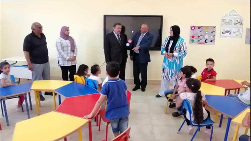 الديب يستمع إلى شكاوى