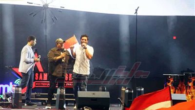 فنانون يحييون احتفالات المنصة بحضور حشود من المواطنين وشخصيات عامة ونواب