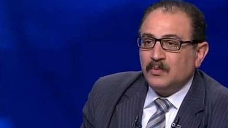 أستاذ للعلوم السياسية