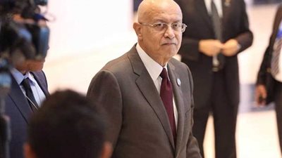 شريف إسماعيل يمثل مصر في مراسم التأبين الرسمية لجاك شيراك