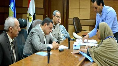 محافظ البحيرة يلتقي 25 مواطنًا في اللقاء الدوري لخدمة المواطنين