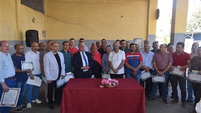 تكريم العاملين المتميزين بشركة 