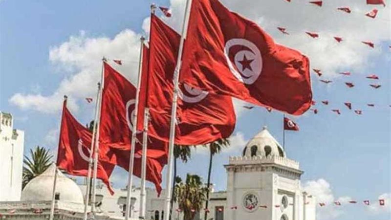 بث أولى المناظرات