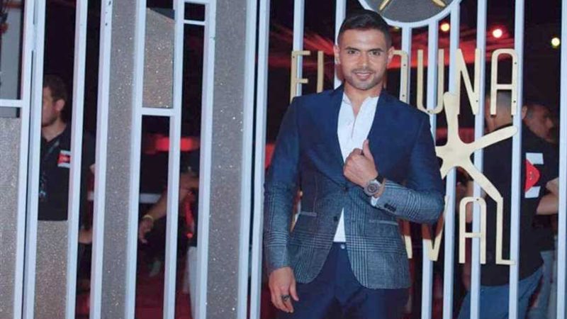 أحمد صلاح بإطلالة