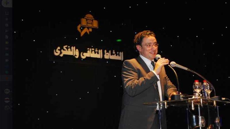 إبداعات خليفة الشعرية