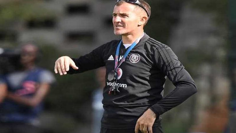 ميتشو يفاجئ بوطيب