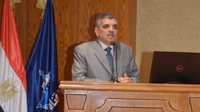 رئيس هيئة قناة السويس