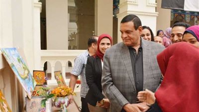 محافظ البحيرة: 