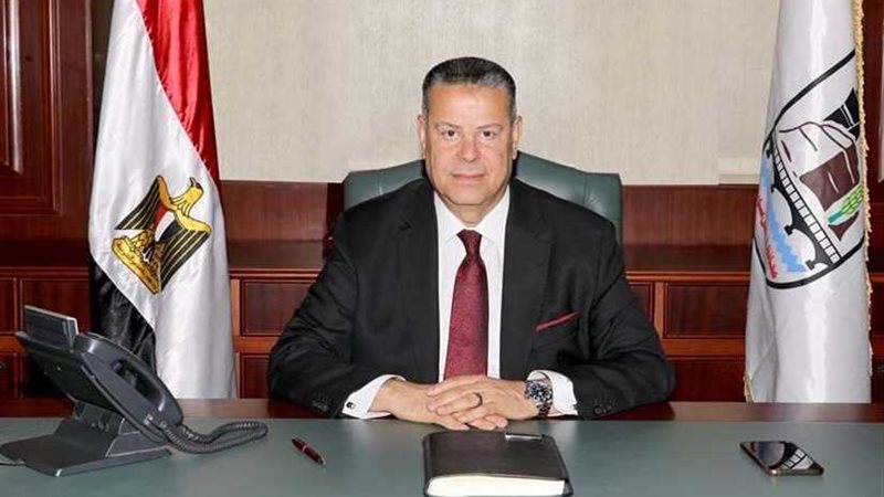 محافظ بني سويف يهنئ