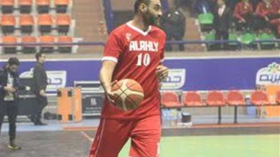 عملاق سلة الأهلي يحتفل بعيد ميلاده الـ41