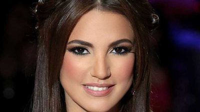 درة تعبر عن سعادتها بعرض 