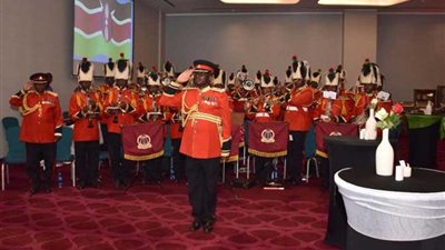 الموسيقات العسكرية الكينية توجه التحية للقوات المسلحة المصرية في نيروبي (صور)