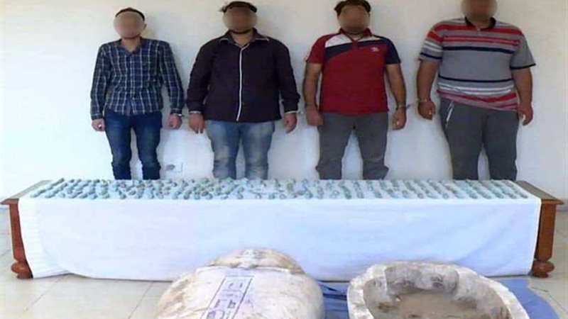 ضبط تشكيل عصابي وبحوزته