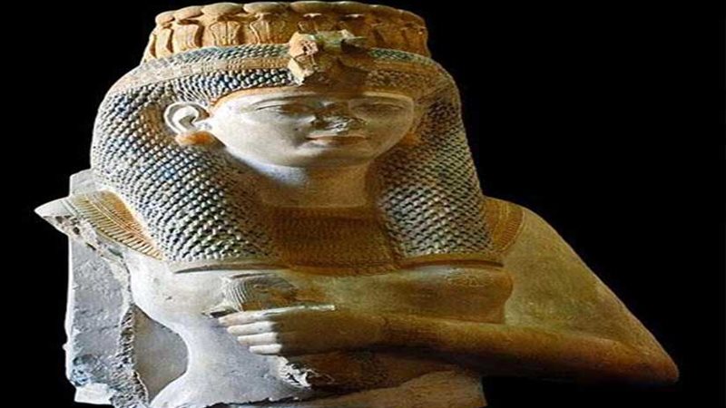 تمثال للملكة ميريت