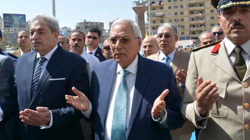 محافظ الدقهلية يضع