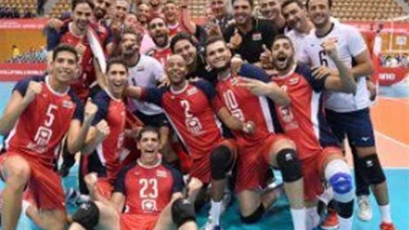 فراعنة الطائرة يصلون