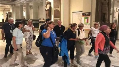 وفود السلاح يعلنون انبهارهم بالمتحف المصري.. 