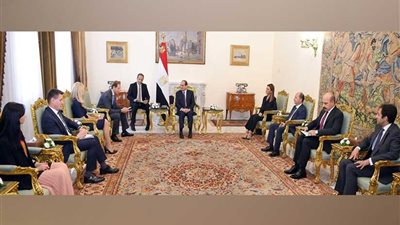 الرئيس السيسي يبحث مع وزير روسي زيادة التعاون الاقتصادي بين البلدين