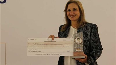 نوال مصطفى تتسلم جائزة «الأمير طلال الدولية» من ملكة إسبانيا بالأمم المتحدة (صور)