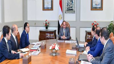 الرئيس السيسي يأمر بضرورة انعكاس تحسن الأداء الاقتصادي على جودة الخدمات العامة