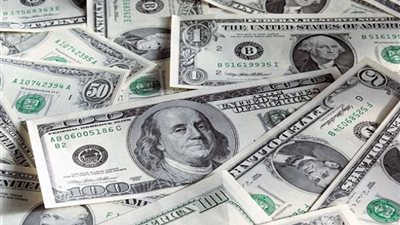 تراجع طفيف لسعر الدولار أمام الجنيه خلال التعاملات اليوم