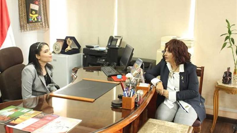 الطفولة والأمومة: