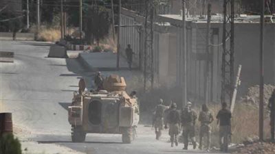 قوات الاحتلال التركي تقتل مدنيَين وتحرق منازل عدد من المواطنين شمالي سوريا