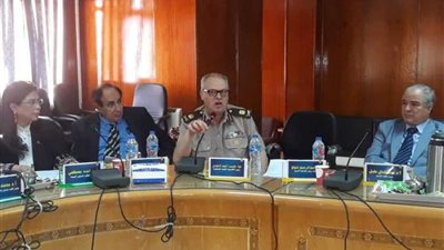 رئيس الأكاديمية الطبية العسكرية في زيارة لطب بنها