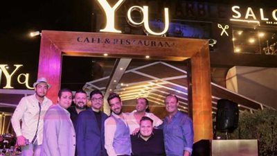 بالصور.. نجوم الفن تحتفل مع الشاعر سلامة علي بافتتاح