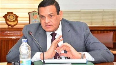 محافظ البحيرة يتابع موقف حصاد المحاصيل الصيفية ويوجه بزراعة أجود الأصناف