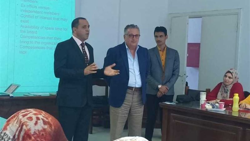 رئيس جامعة دمنهور