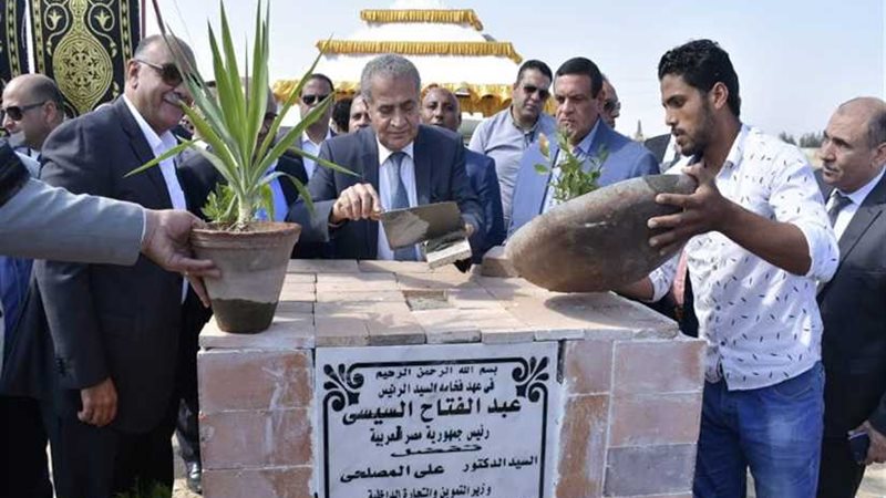 وزير التموين ومحافظ