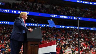 بعد شبهات الفساد.. تغريدة ترامب تحسم جدل 