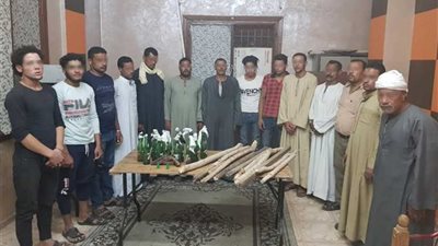 القبض على 15 عاطلا بحوزتهم أسلحة أثناء مشاجرة في حلوان