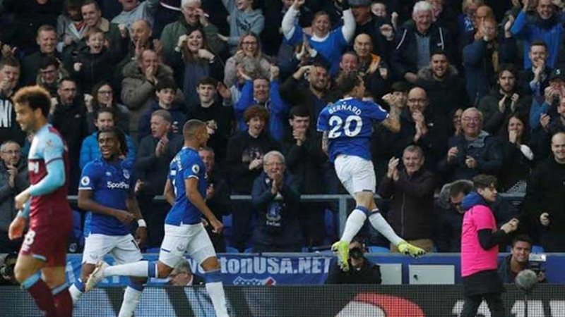 إيفرتون يفوز على