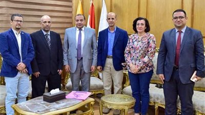 رئيس جامعة بني سويف يستقبل عميد علوم الجامعة الإسلامية بالسعودية