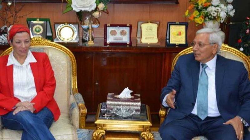 وزيرة البيئة تصل