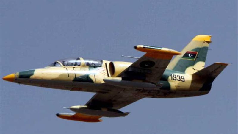 الجيش الليبي يغير