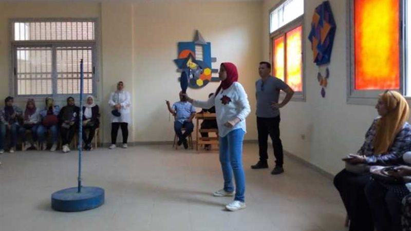 ١٧ طالبة يتنافسن