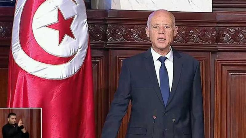 الرئيس التونسي يتعهد