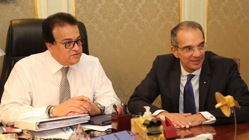 عاجل.. وزيرا الاتصالات